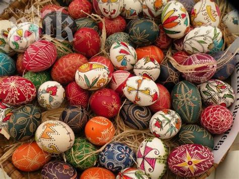 Шест интересни техники за боядисване на великденски яйца ...