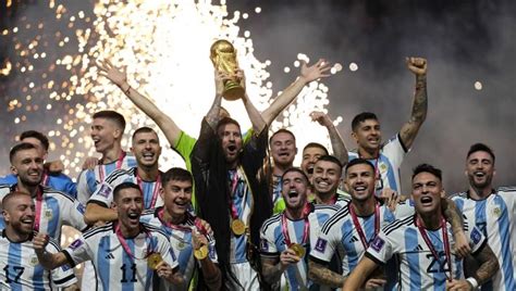 Coupe Du Monde 2022 Largentine Décroche Sa Troisième étoile Grâce à Messi Tv5monde