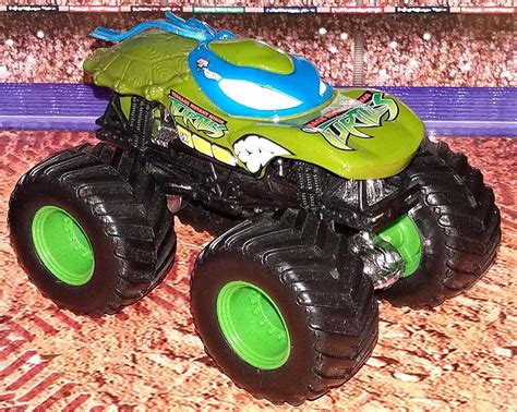 Tmnt Leonardo Teenage Mutant Ninja Turtle Vhtf Hot Wheels Monster Jam Truck