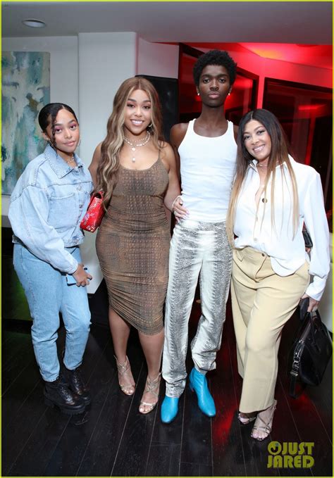 Jordyn Woods Attends Uoma Beauty Summer Party With Mom Elizabeth And Sister Jodie Photo 4334082