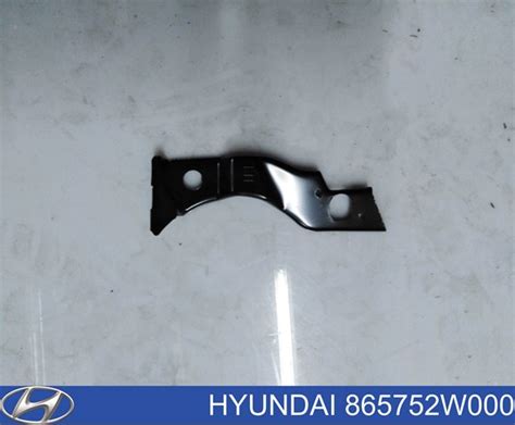 865752W000 Hyundai/Kia кронштейн бампера переднего левый