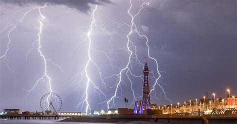 Met Office Issues New UK 14 Hour Danger To Life Thunderstorm Warning