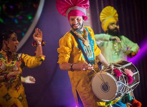 BHANGRA DHOL PUNJABI BOLLYWOOD DANCERS GROUP MALAYSIA