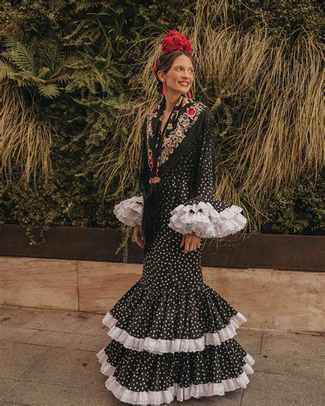 Las Tendencias De Trajes De Flamenca De Las M S Elegantes En La Feria