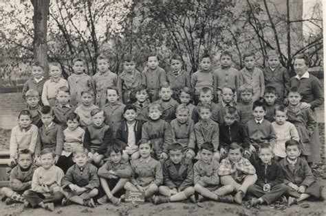 Photo De Classe Ce De Groupe Scolaire Du Centre Copains D Avant