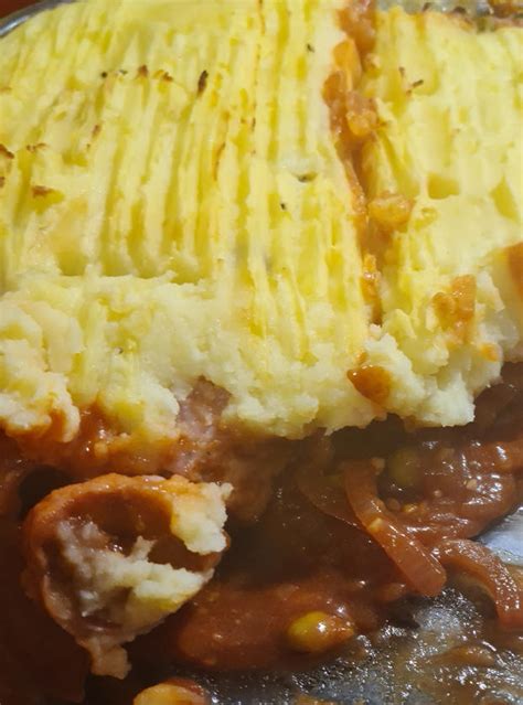 Bangers and Mash Pie Recipe. Image by Vicky G - Pinch of Nom