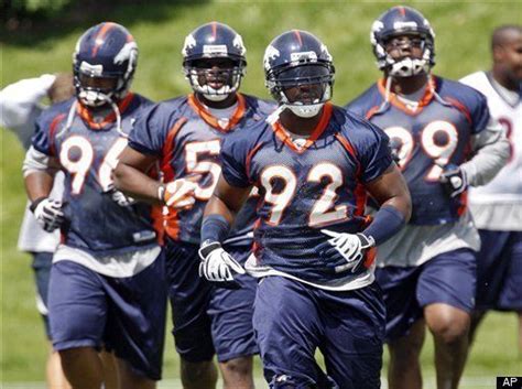 Elvis Dumervil, Broncos Not Close To Deal | HuffPost Denver