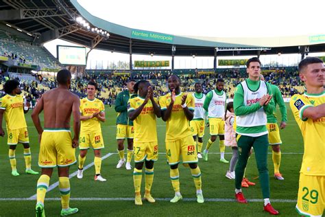 Fc Nantes Le Groupe Des Canaris Avant Le D Placement Monaco