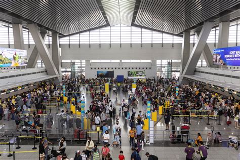 Philippines' main airport scrambles to normalize after power outage