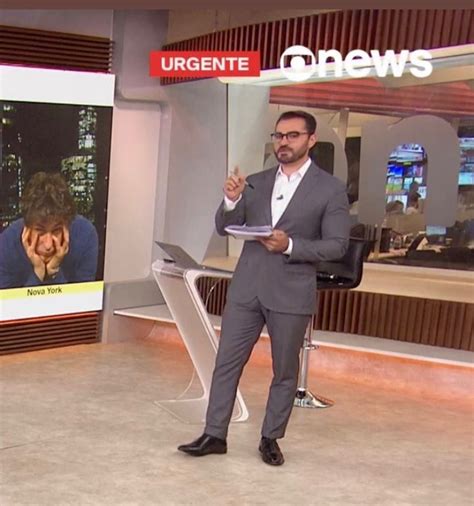 Marcelo Cosme Da Globonews Curte Viagem Com O Marido Muito Amor