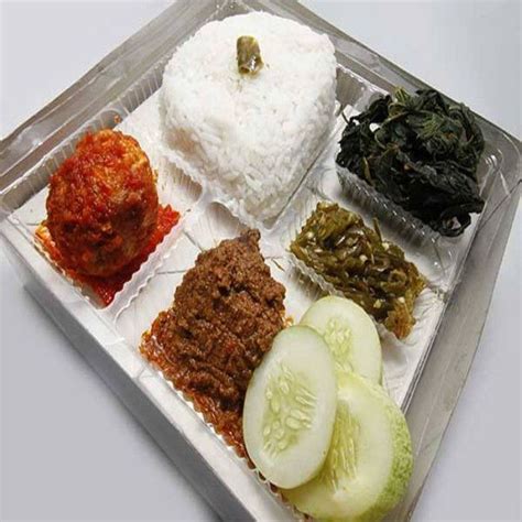 Nasi Kotak Daging Bumbu Kuning