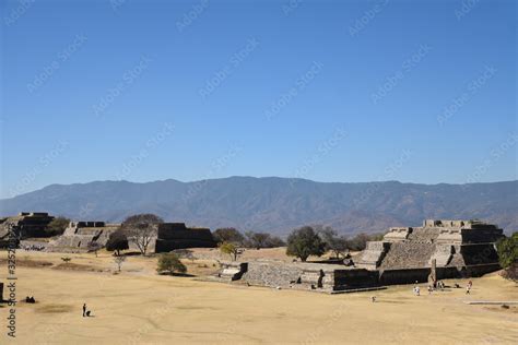 Site Arch Ologique Zapot Que De Monte Alban Mexique Stock Photo