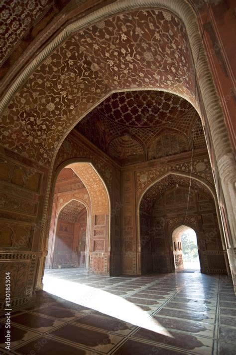 Interior Of Taj Mahal