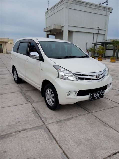 Mobil Avanza Putih Homecare24