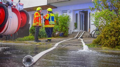 Unwetter In Deutschland Wochenende Er Ffnet Schw Le Gewitter Serie Mit