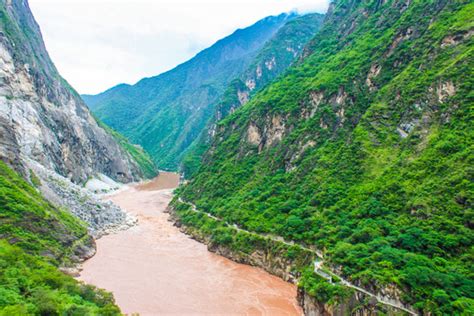 虎跳峡旅游风景区溪流河流自然风景摄影素材汇图网