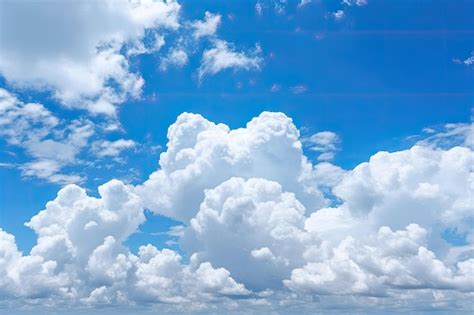 Un Cielo Azul Con Nubes Foto Premium