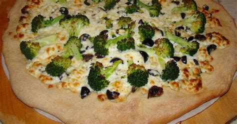 Judy's Kitchen: WHOLE WHEAT THIN CRUST PIZZA DOUGH