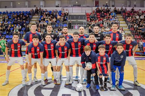 El futsal masculino goleó y volvió al triunfo San Lorenzo de América