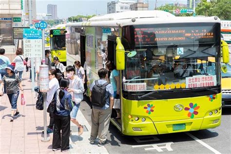 搭公車遇緊身褲女 看光駱駝蹄超尷尬 日常 網推