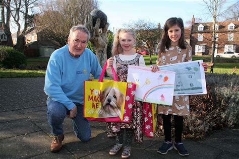 Young Artists Collect Prizes In Wyndham Park After Winning Art