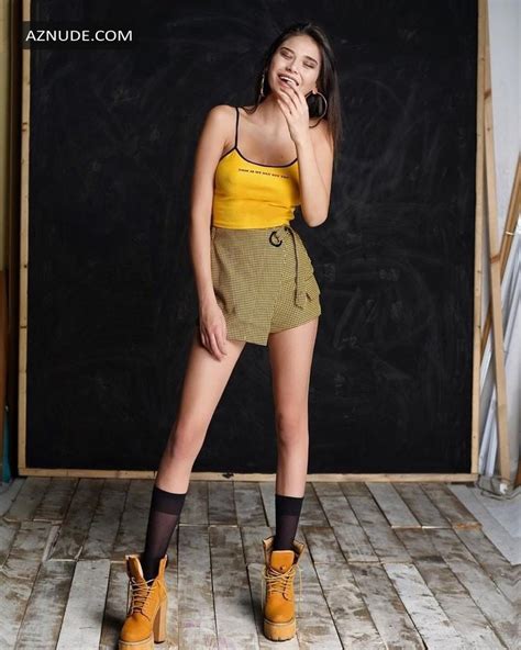 MERVE TASKIN Nude AZNude