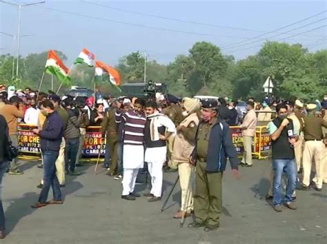 Bharat Bandh In Pics Mixed Response In Delhi Normal Life Hit In Punjab Current Affairs News