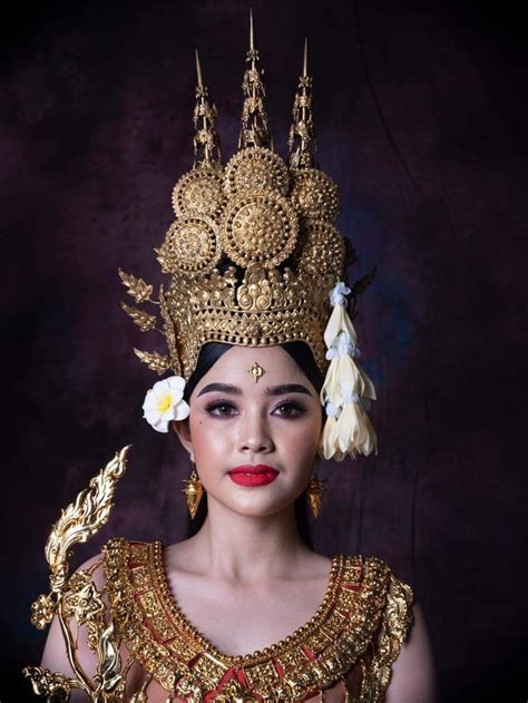 🇰🇭 Women Of Cambodia Kingdom⚜️ Pretty Cambodian Lady In Apsara Dance Costume 🇰🇭 Dance Costumes