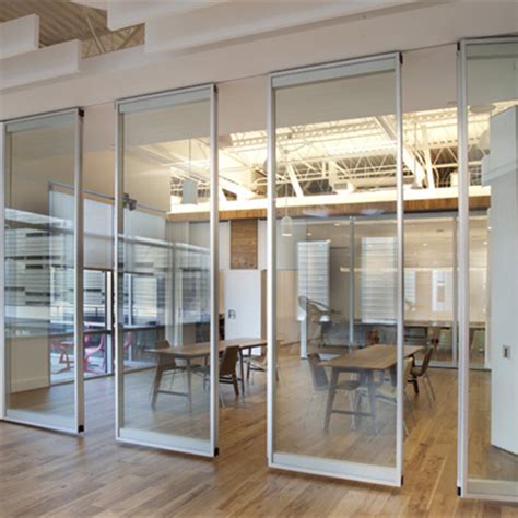 China Transparent Glass Partition Divider Tempered Movable Folding