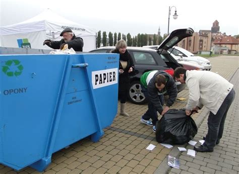 Akcja Drzewko Za Zebrano Kg Plastiku I Kg Elektro Mieci