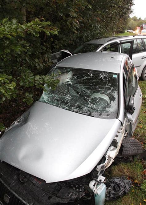 Bilder Schwerer Unfall beim Überholen auf der B11