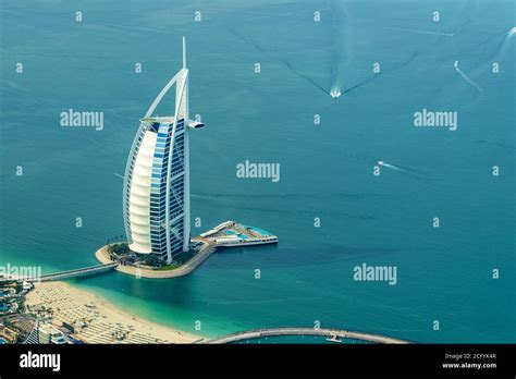 Burj al arab hotel dubai top view hi-res stock photography and images ...