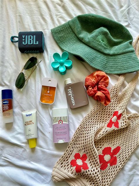 Beach Bag Essentials 🌊🌺🥥🌴🐚🪸 Gallery Posted By Aleia 🐚🌴🌊☀️ Lemon8