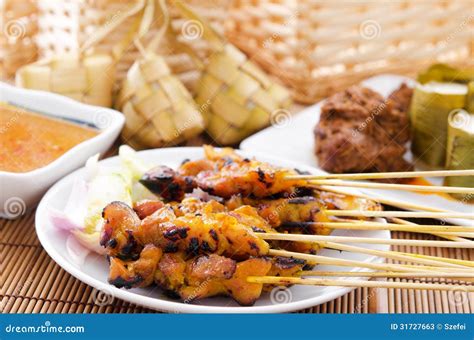 Huhn Satay Und Ketupat Stockbild Bild Von Bambus Reis