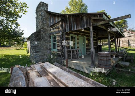 Old Cabin Hi Res Stock Photography And Images Alamy