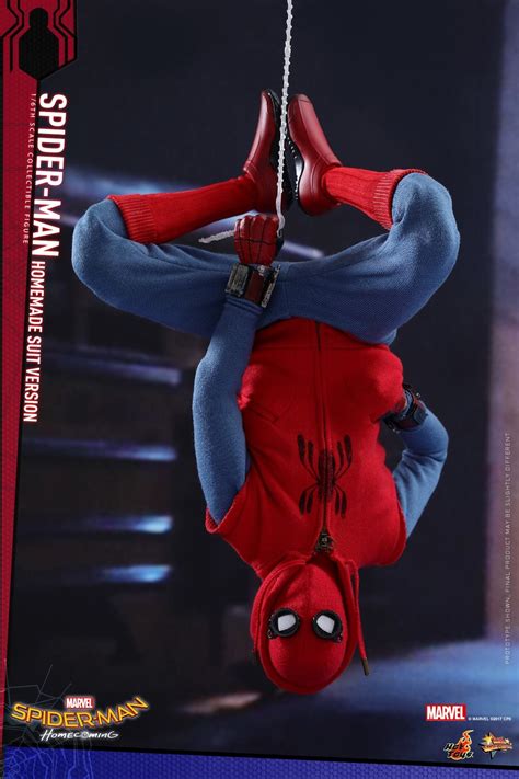Spider Man Homecoming La Hot Toys Rivela Il Primo Costume Di Spider Man