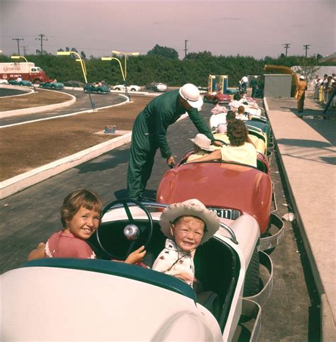 This Is What Disneylands Opening Day Looked Like In 1955 Disneyland