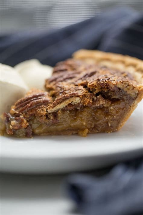 Easy Pecan Pie Recipe - Lauren's Latest