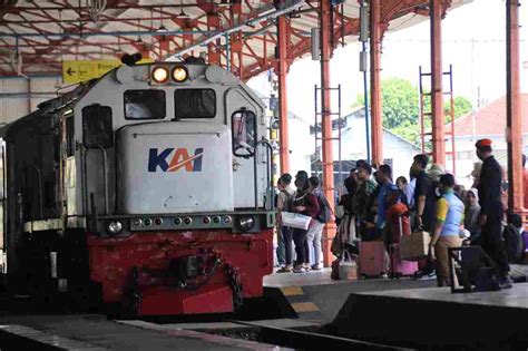 Situasi Arus Balik Libur Hari Raya Idul Fitri Di Stasiun Wilayah Daop 7