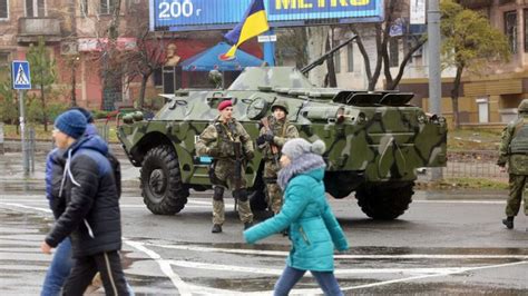 Ukraine Crisis Leaders Urge Implementation Of Minsk Peace Deal In 2016