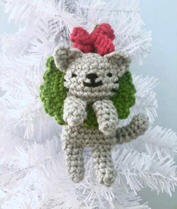 Cat in a Wreath Christmas Ornament Crochet pattern by Amy Gaines ...