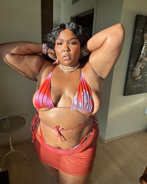 Lizzo Is Ready For Bikini Season Stuns In Pink Swimsuit Photo Us Weekly