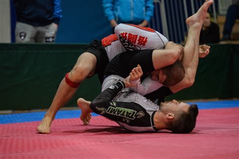 Three Best Triangle Choke Defense Options For BJJ BJJ World