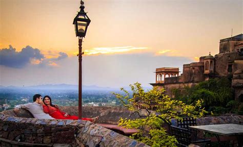 Neemrana Fort Trip, Neemrana Travel Guide