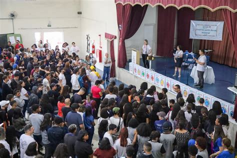 Diretoria de Ensino de Jacareí expõe ações do projeto Caminhos para a