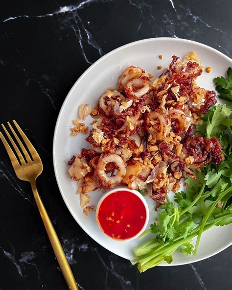 Thai Style Fried Squid With Garlic And Pepper Recipe Golden Crispy