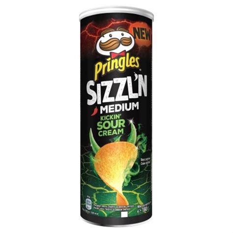 Köp Pringles Hot Kickin Sour Cream Crisps g hos Coopers Candy