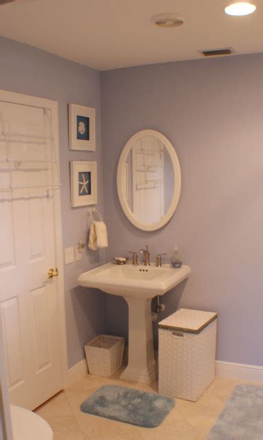 Small Bathroom In Mother In Law Addition Classique Salle De Bain