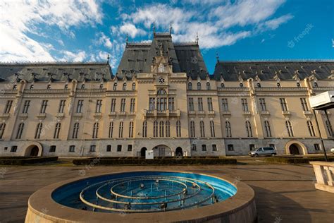 Premium Photo Palace Of Culture Istana Budaya In Iasi Romani