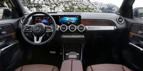 Mercedes GLB vs GLC: A Tough Decision - Motorborne